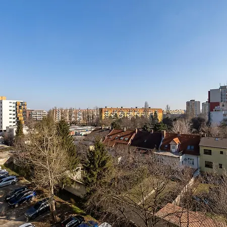 Cozy Nest Trnavska Апартаменти *